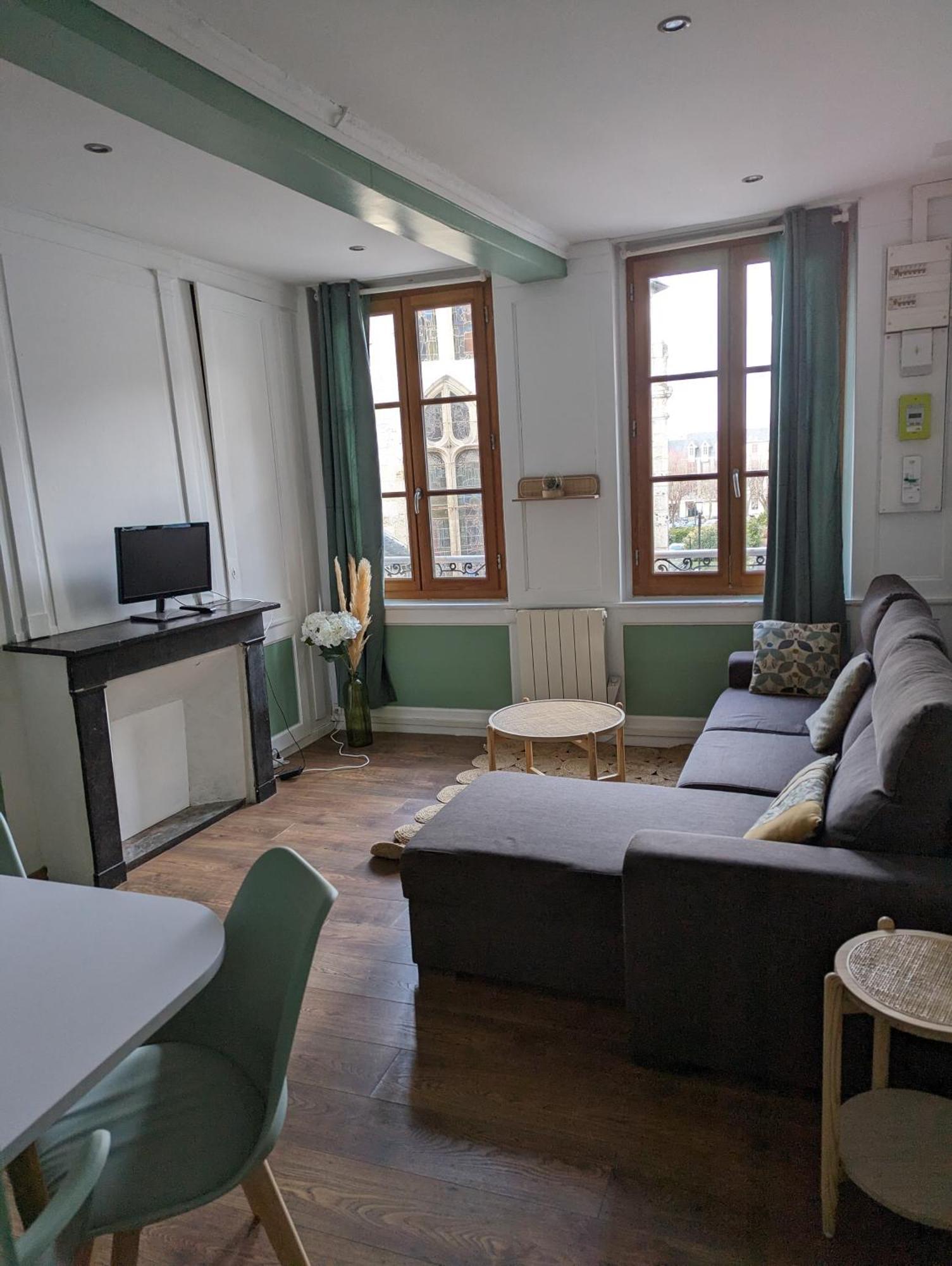 Le Saint Leonard... Il Est Vert Honfleur Exteriér fotografie